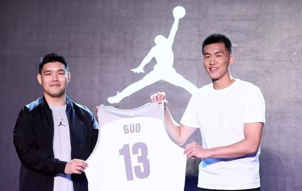 jordan為什么會簽約郭艾倫